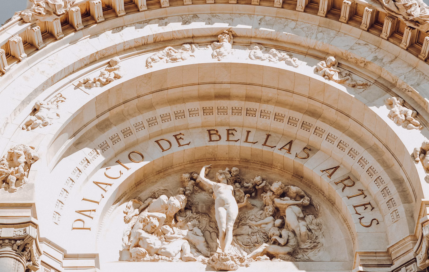 Detalle de la fachada del Palacio de Bellas Artes